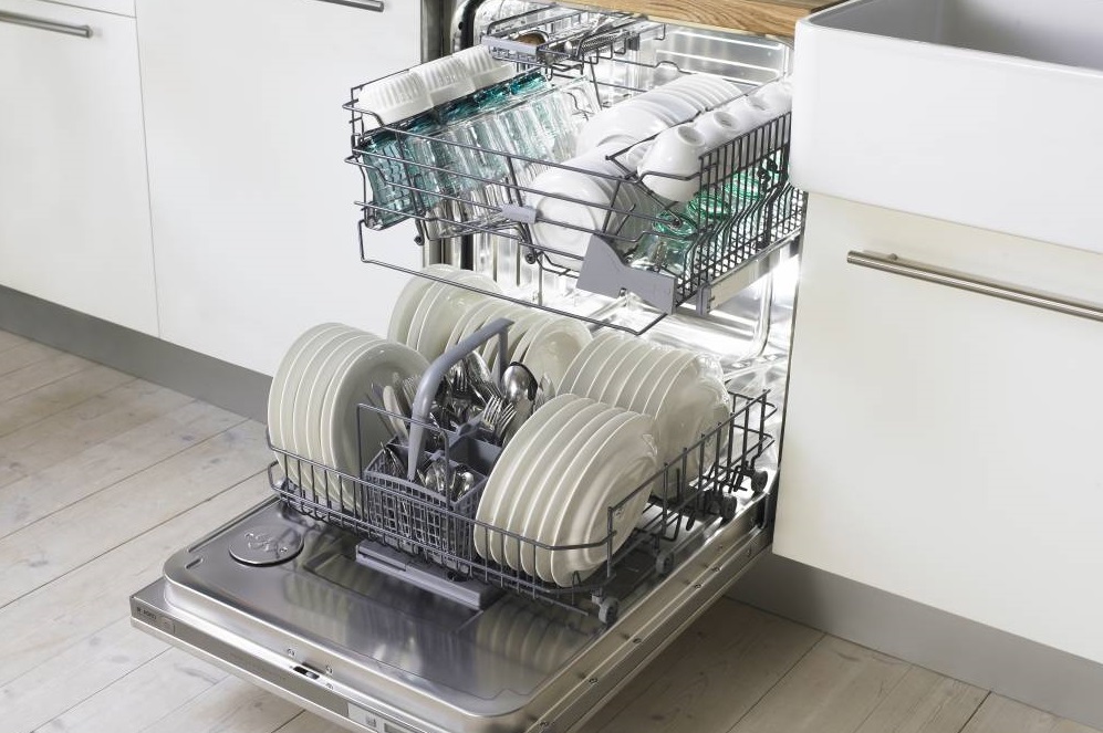 Как установить посудомоечную машину Bosch самостоятельно в кухню: инструкция с видео