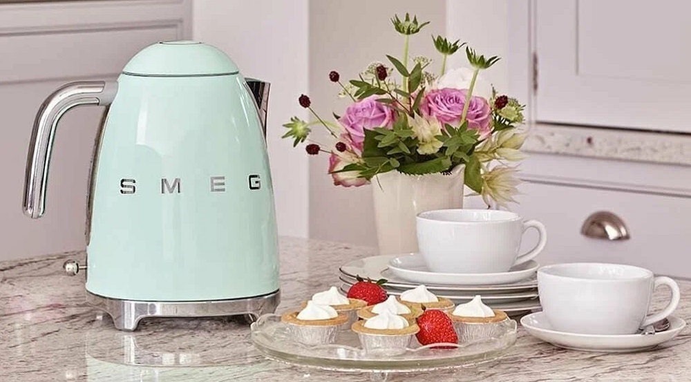 Обзор на электрический чайник Smeg KLF03PGEU Обзор на электрический чайник Smeg KLF03PGEU