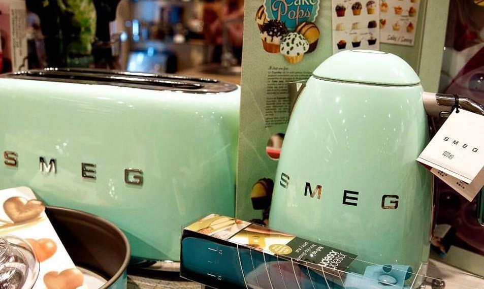 Обзор на электрический чайник Smeg KLF03PGEU Обзор на электрический чайник Smeg KLF03PGEU