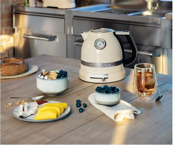 Обзор электрочайника KitchenAid 5KEK1522EAC Обзор электрочайника KitchenAid 5KEK1522EAC