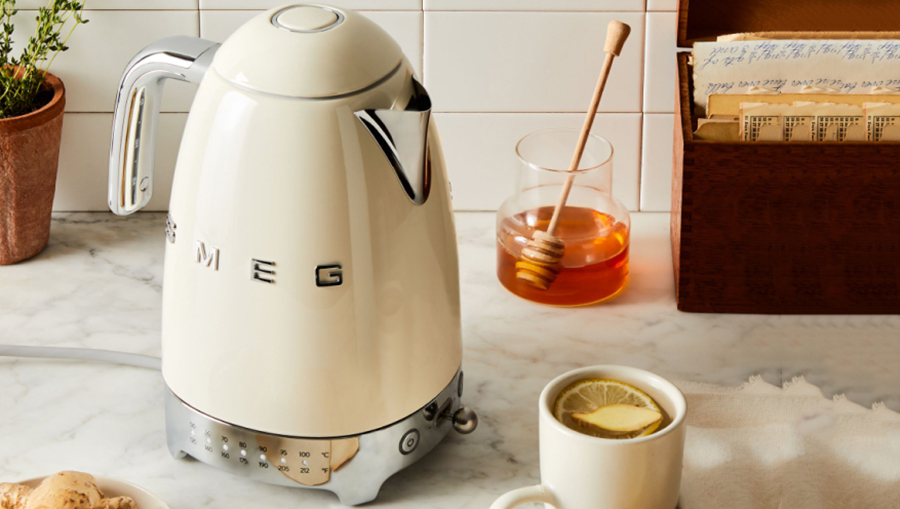 Обзор чайника Smeg KLF04SSEU Обзор чайника Smeg KLF04SSEU